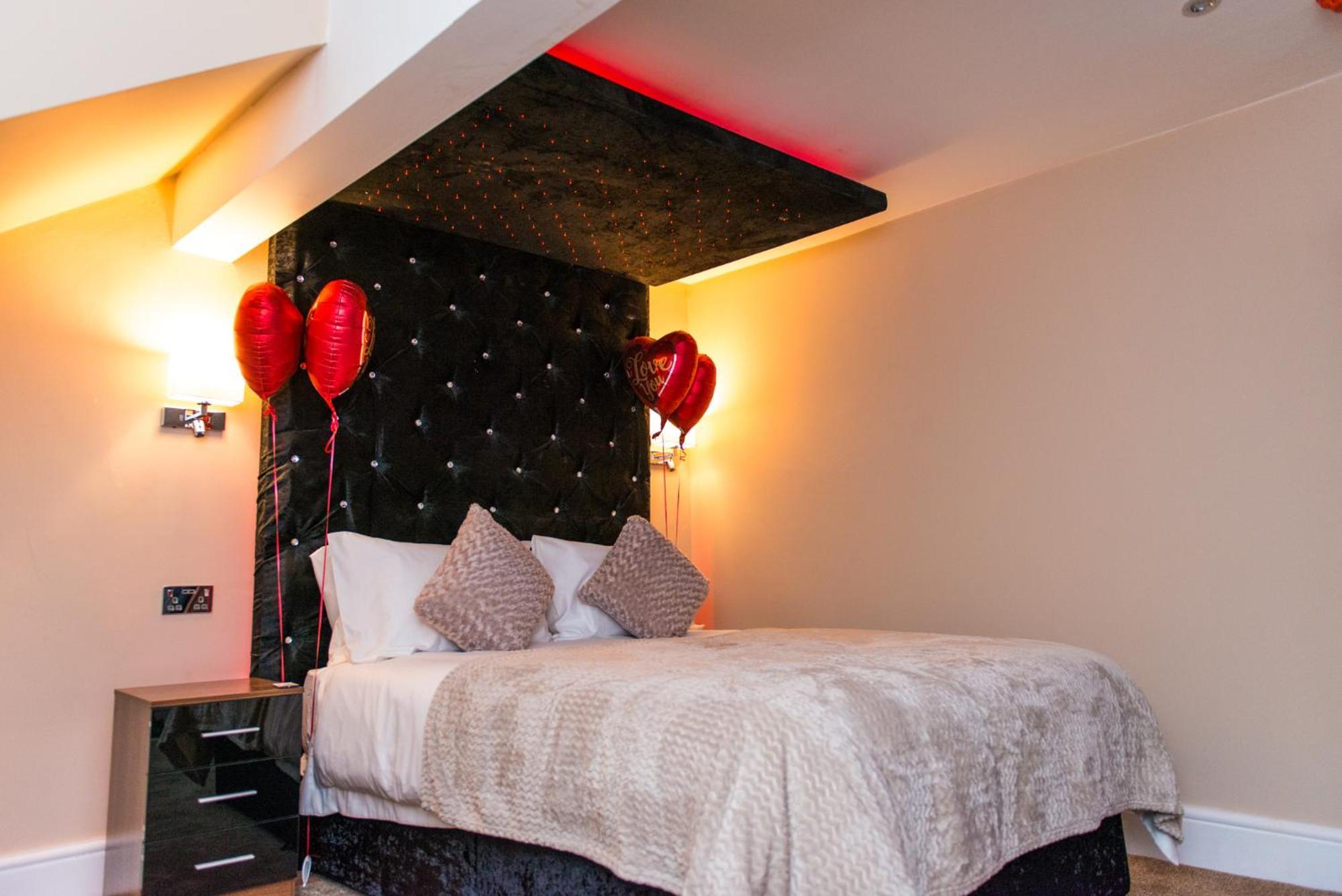 Aphrodite Suites Huddersfield Ngoại thất bức ảnh